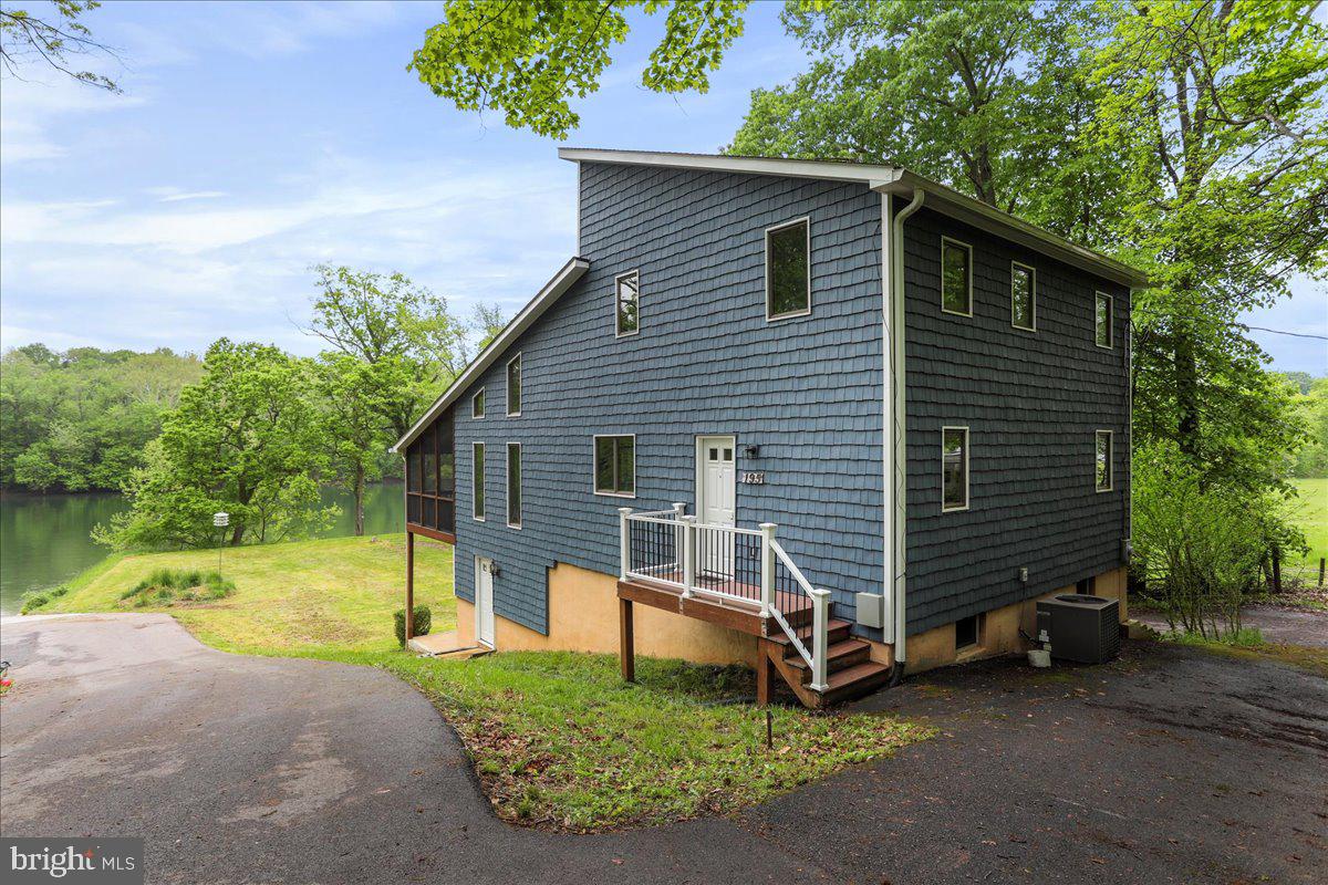 WHITINGS NECK - Residential