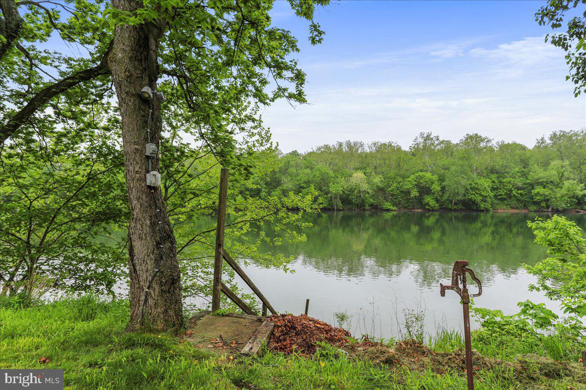 WHITINGS NECK - Residential