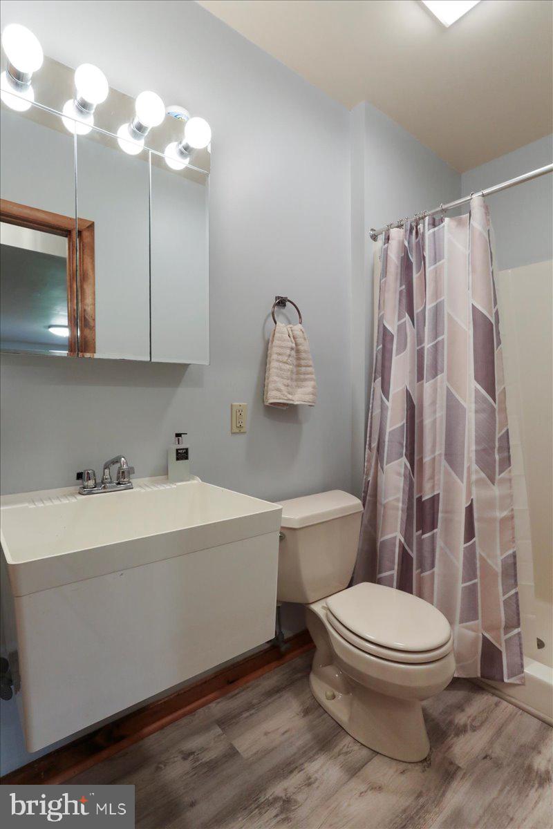 WHITINGS NECK - Residential