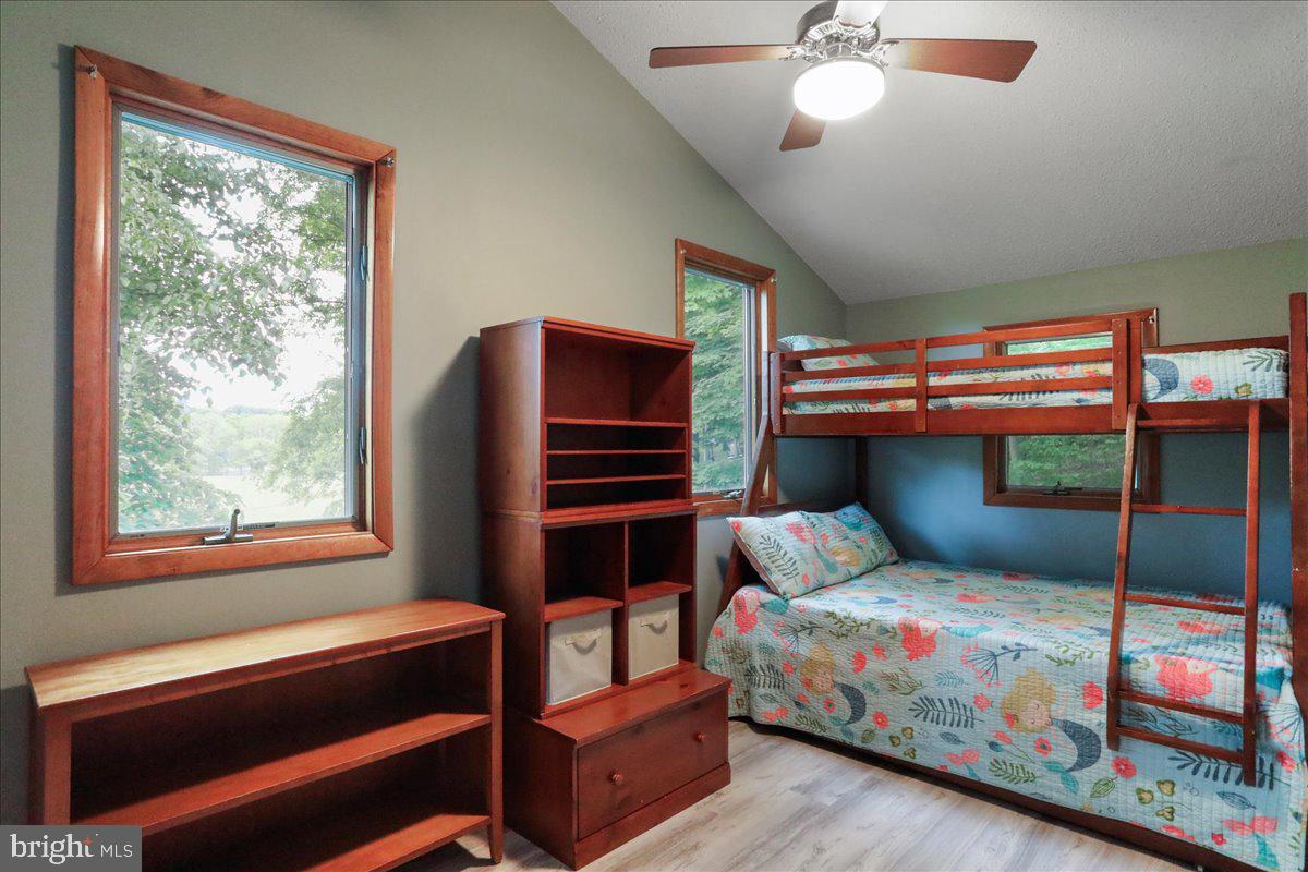 WHITINGS NECK - Residential