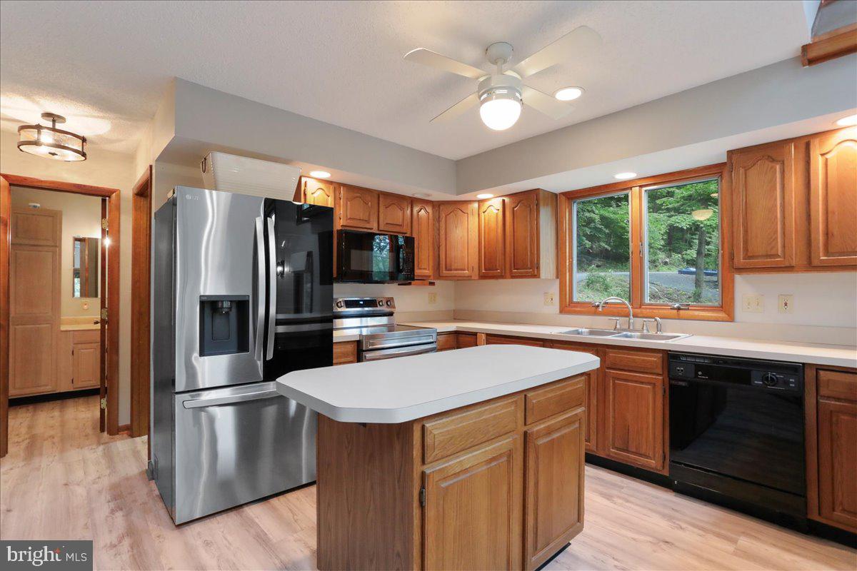 WHITINGS NECK - Residential