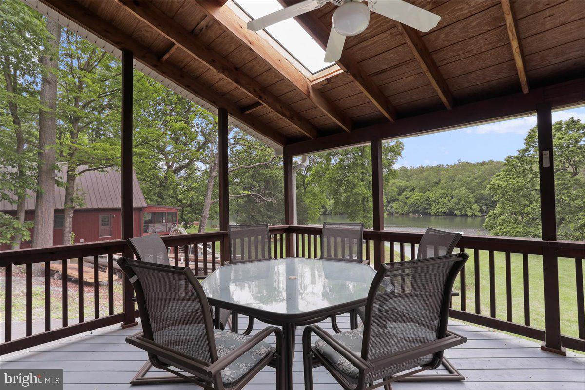 WHITINGS NECK - Residential