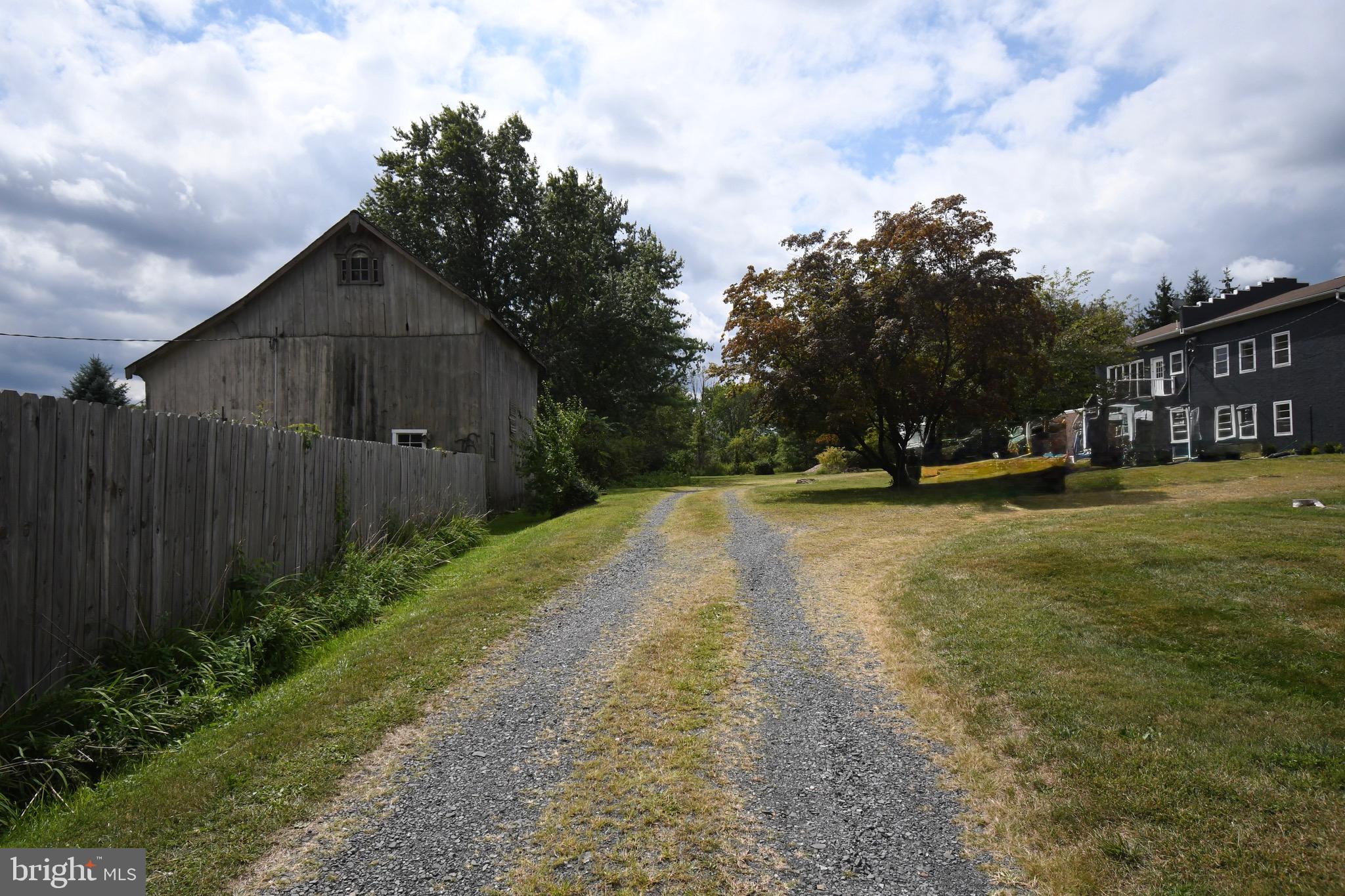 CURLY HILL ACRES - Residential Lease