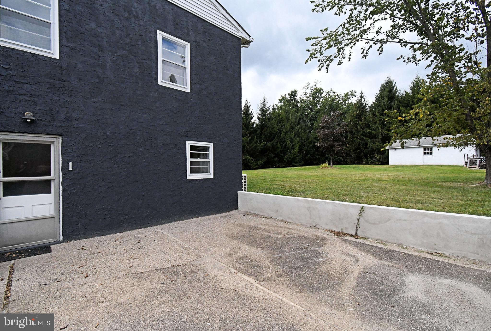 CURLY HILL ACRES - Residential Lease