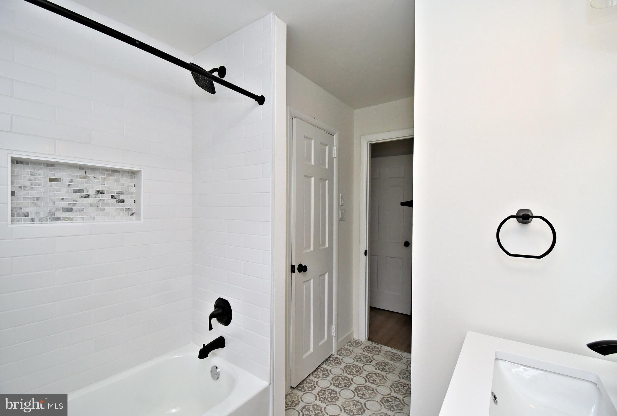 CURLY HILL ACRES - Residential Lease