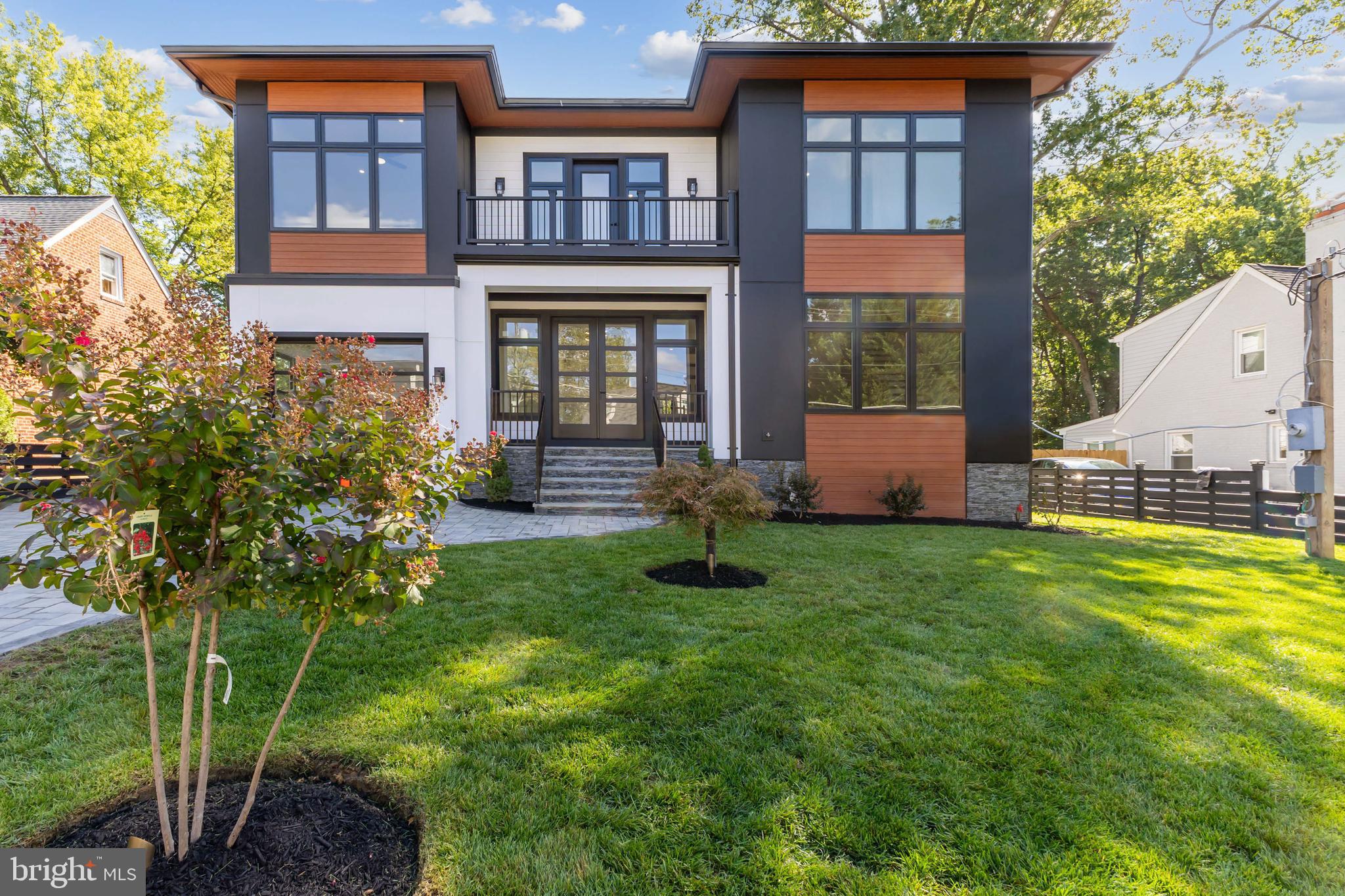 2919 LAWRENCE DRIVE