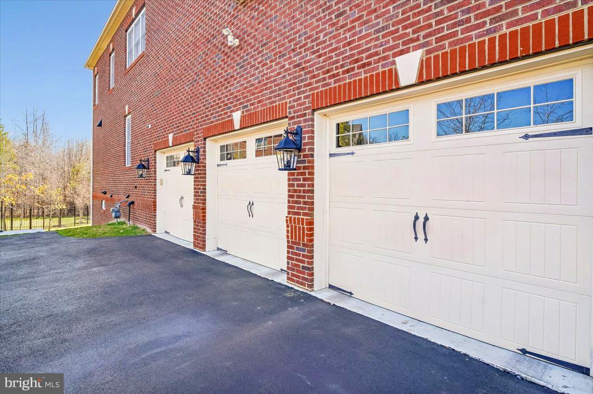 OAK CREEK CLUB - Residential