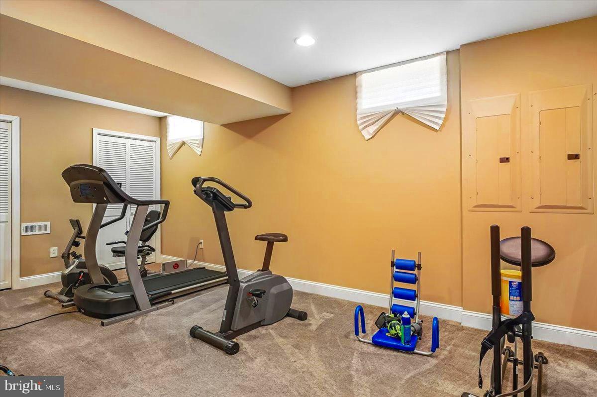 OAK CREEK CLUB - Residential