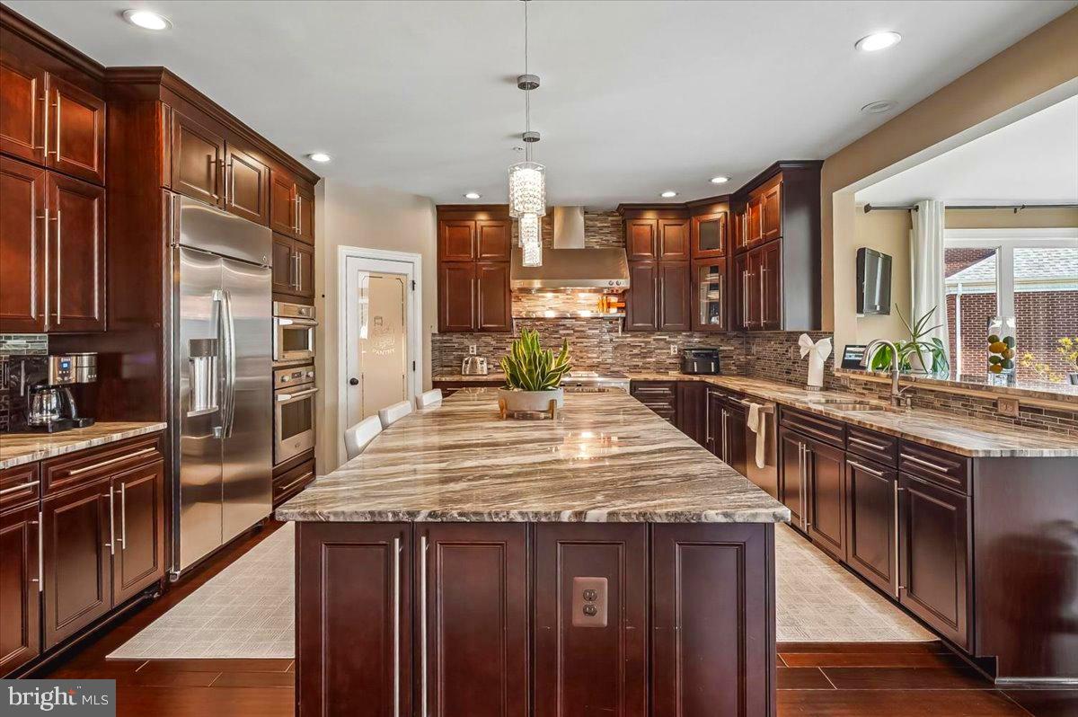 OAK CREEK CLUB - Residential