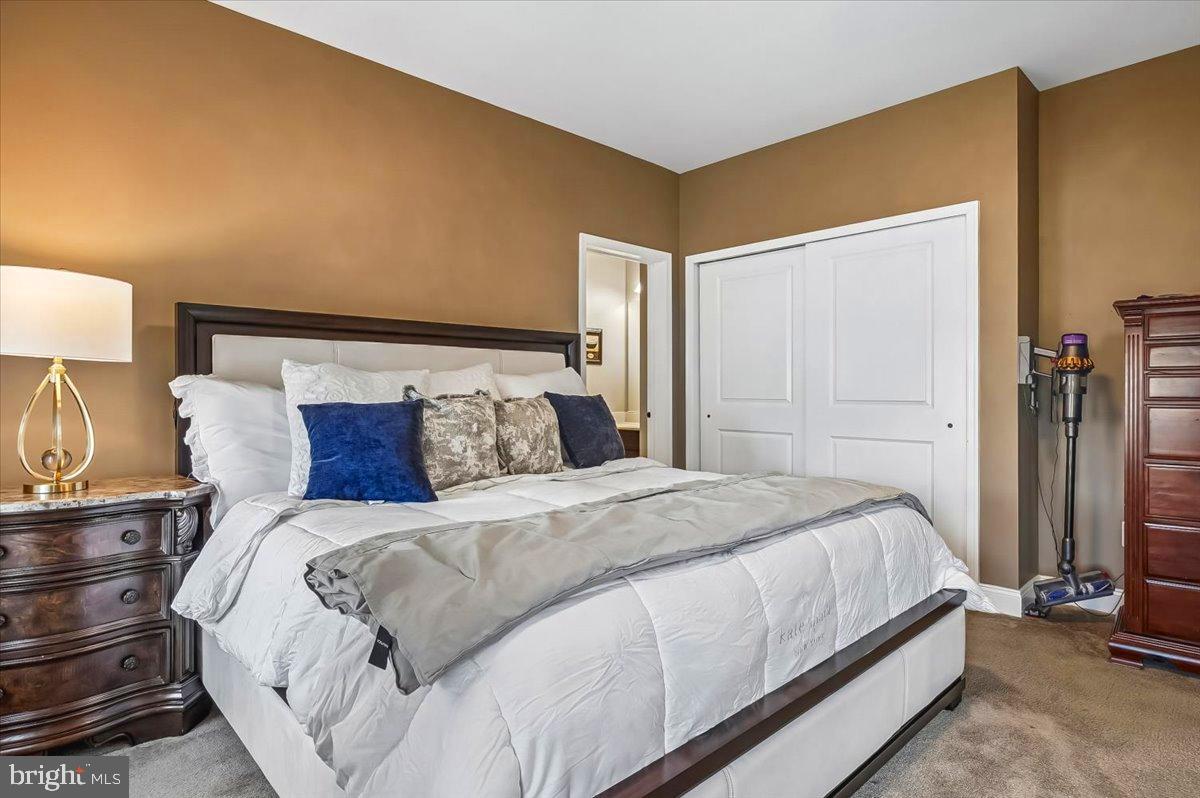 OAK CREEK CLUB - Residential