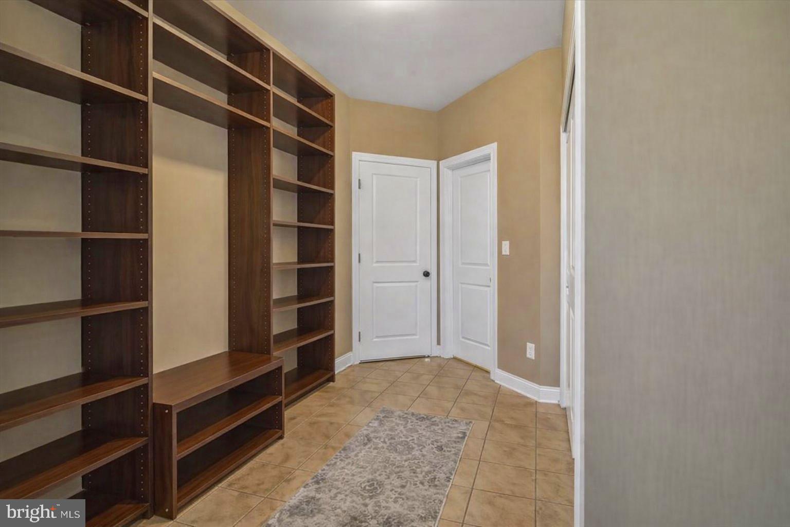 OAK CREEK CLUB - Residential