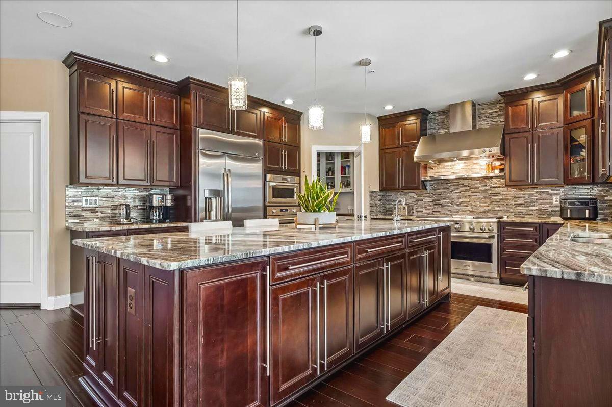 OAK CREEK CLUB - Residential