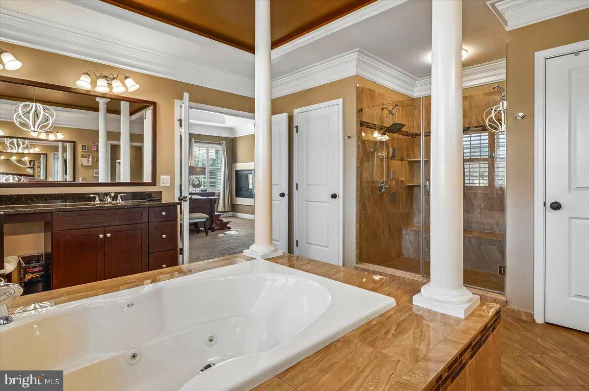 OAK CREEK CLUB - Residential