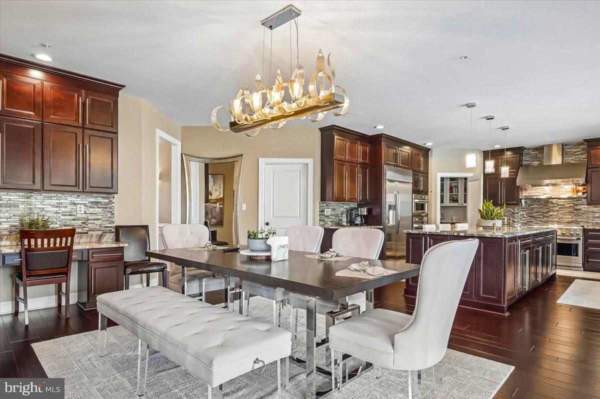 OAK CREEK CLUB - Residential