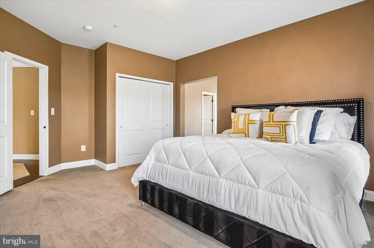 OAK CREEK CLUB - Residential