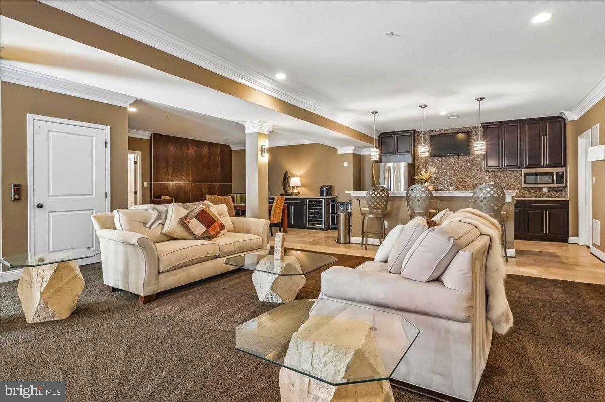 OAK CREEK CLUB - Residential