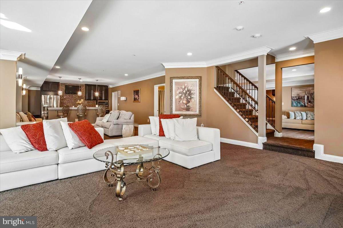 OAK CREEK CLUB - Residential