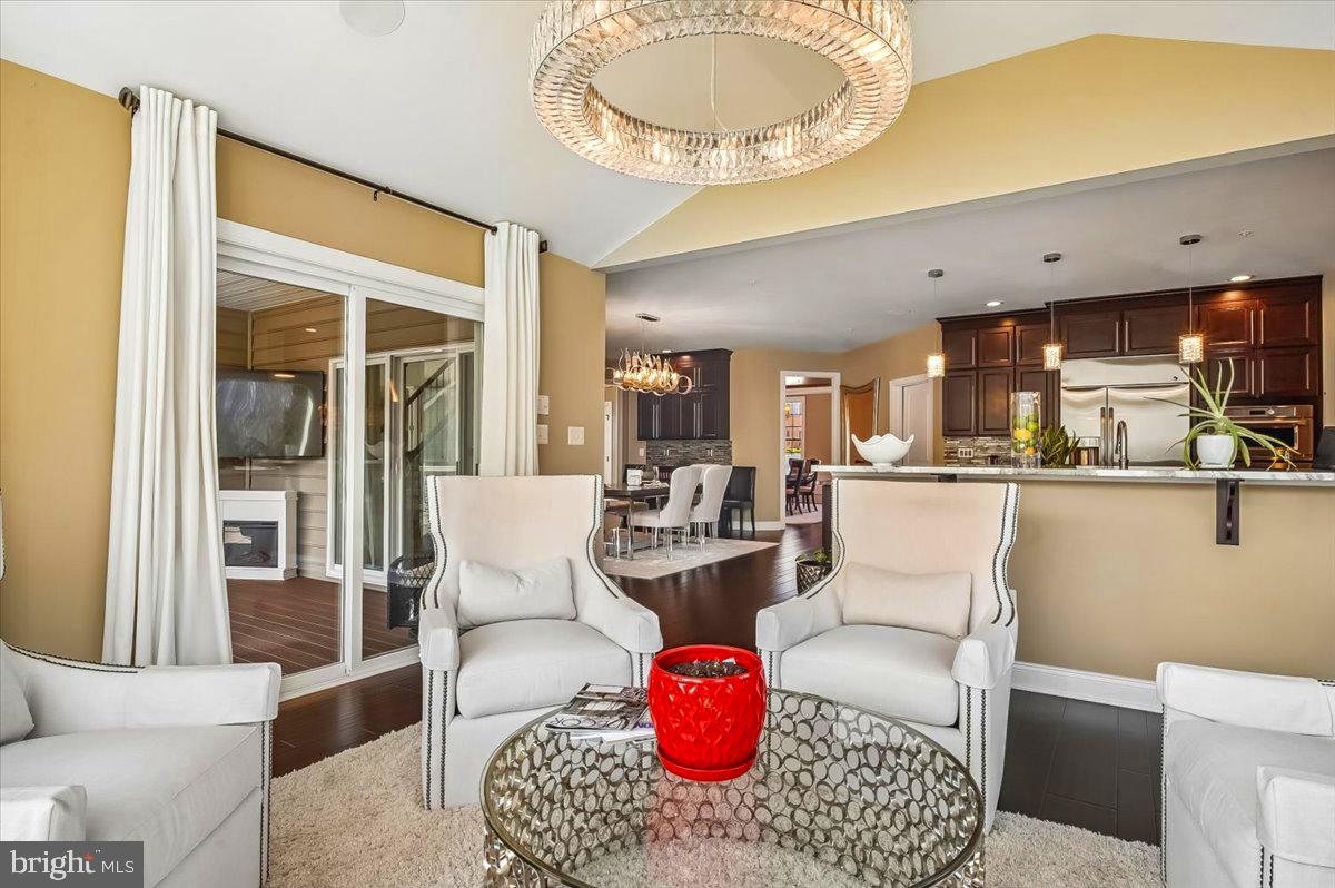 OAK CREEK CLUB - Residential