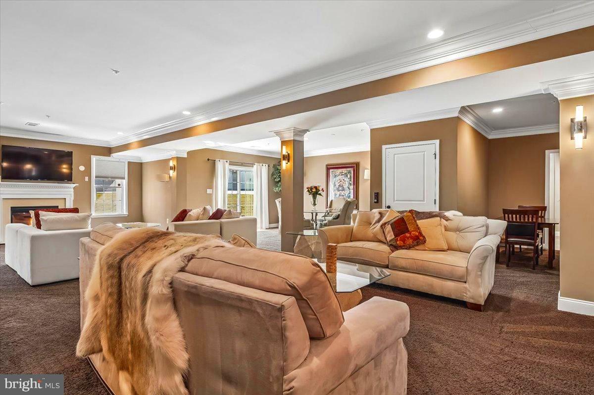 OAK CREEK CLUB - Residential