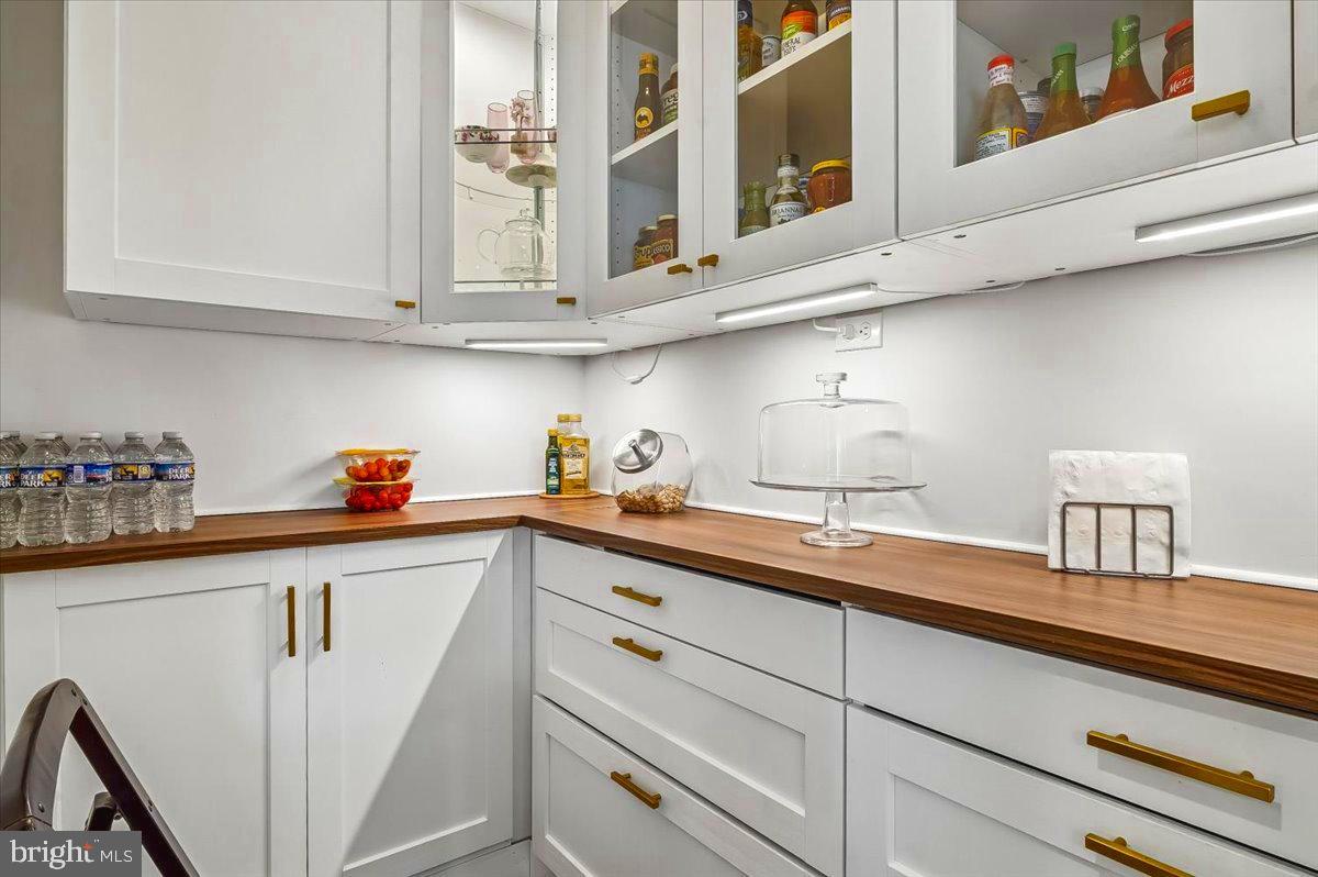 OAK CREEK CLUB - Residential