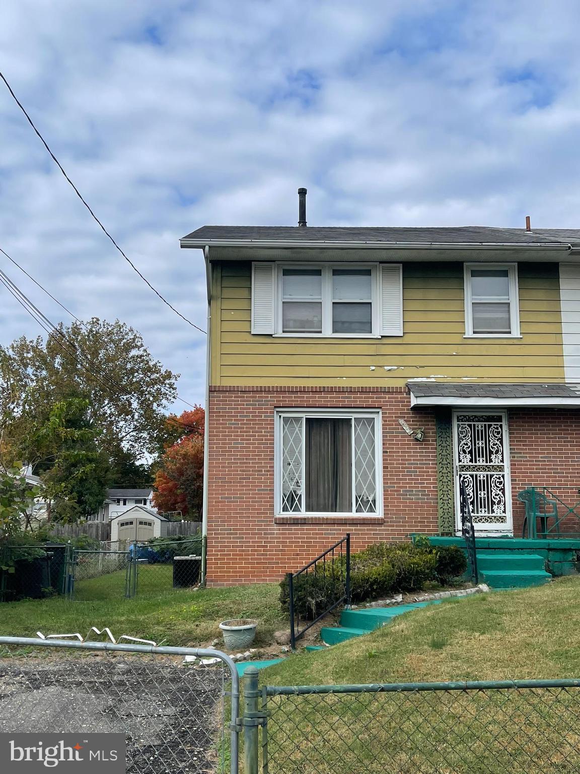 HOLLY PARK - Residential