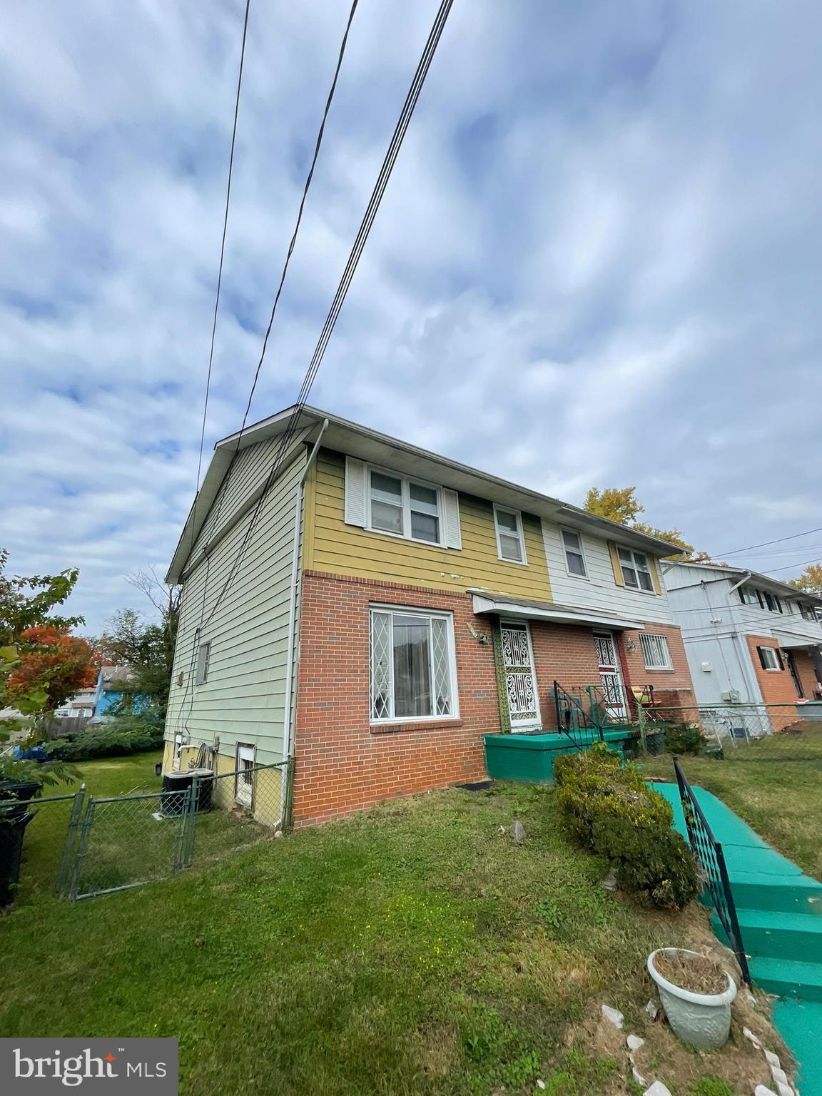 HOLLY PARK - Residential