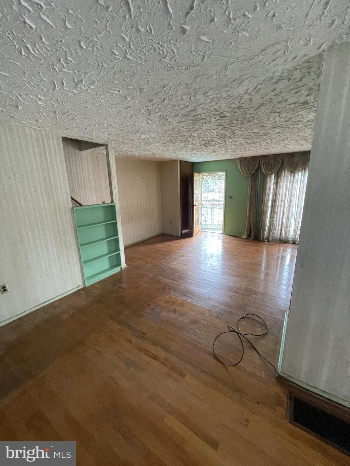 HOLLY PARK - Residential