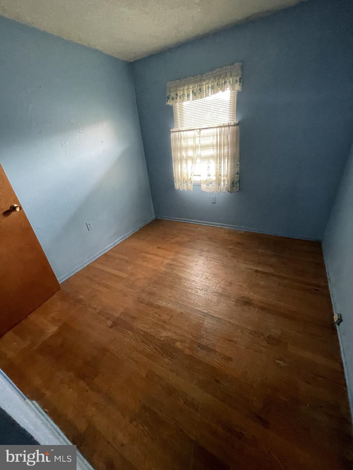 HOLLY PARK - Residential