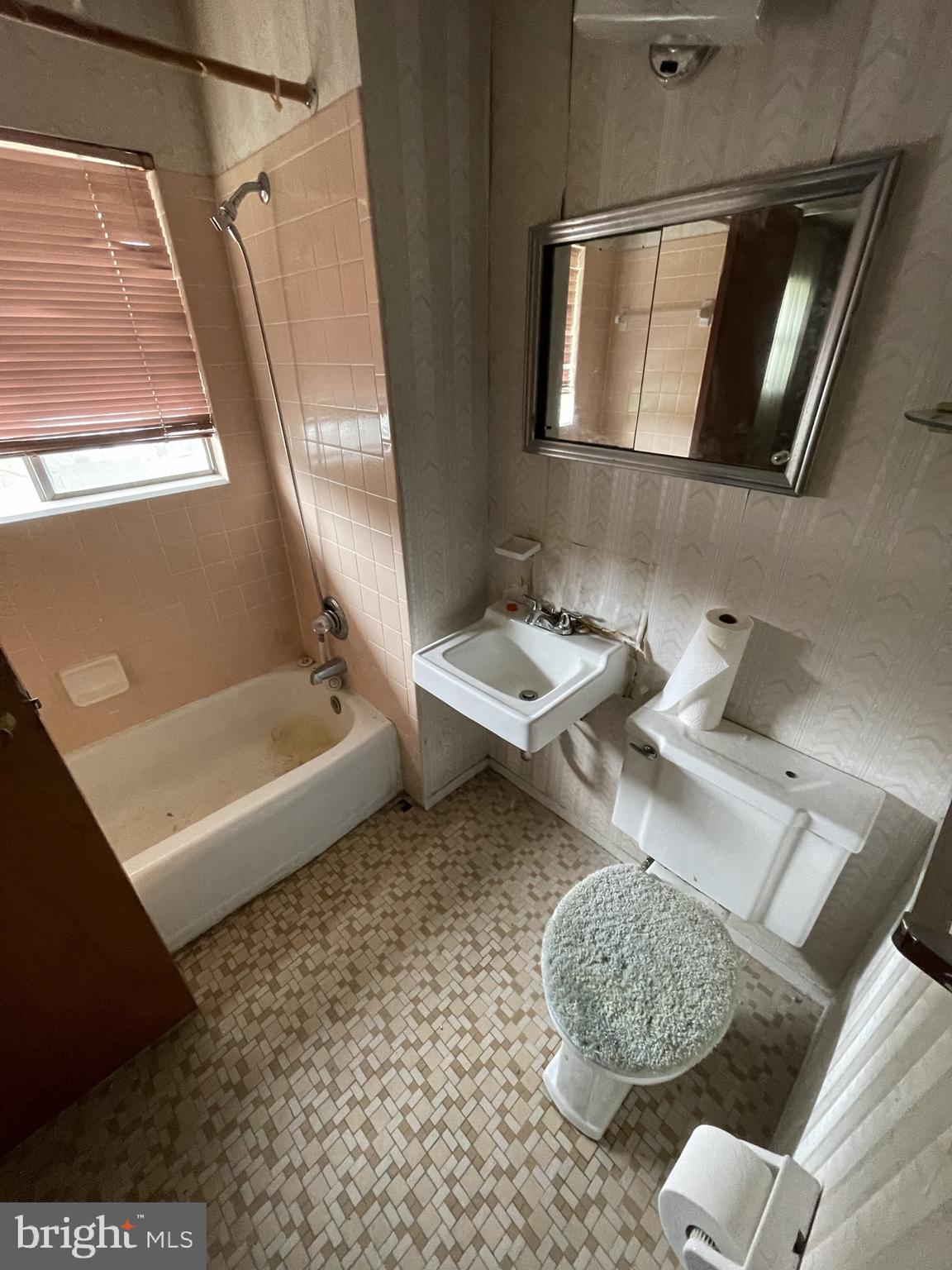 HOLLY PARK - Residential