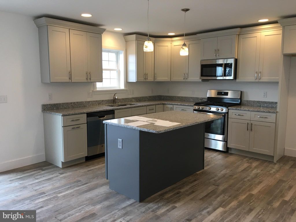 Photo of 331 W Fritz Avenue, QUARRYVILLE, PA 17566 (MLS # PALA2053004)