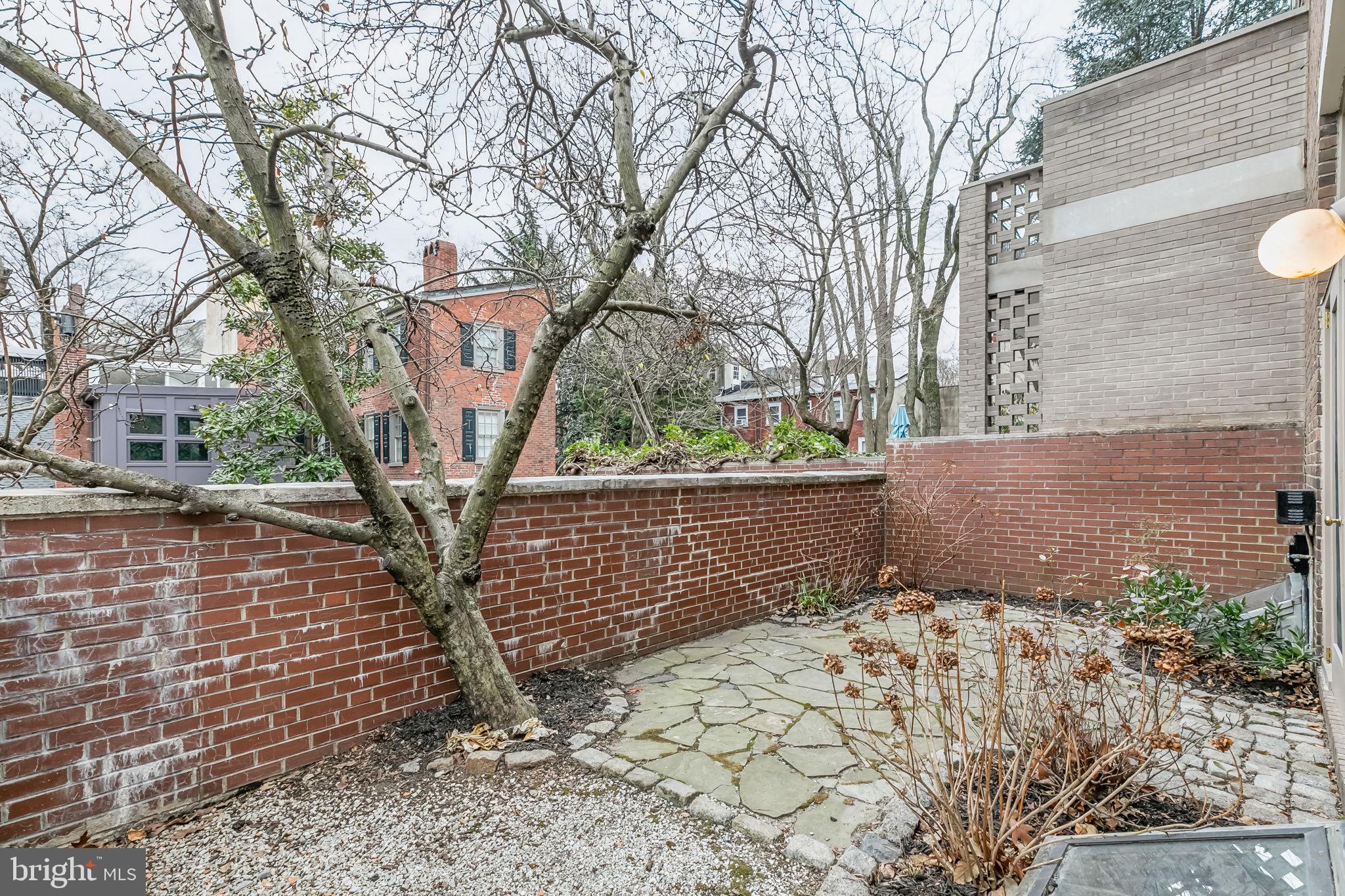 SOCIETY HILL - Residential