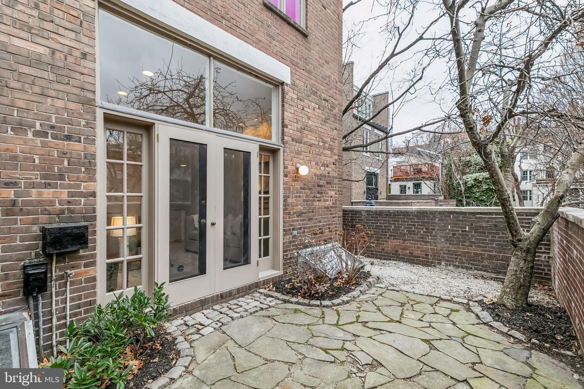 SOCIETY HILL - Residential