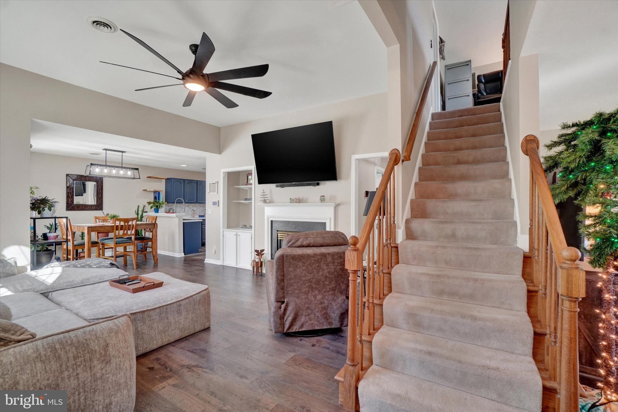 322 CLARKS WAY