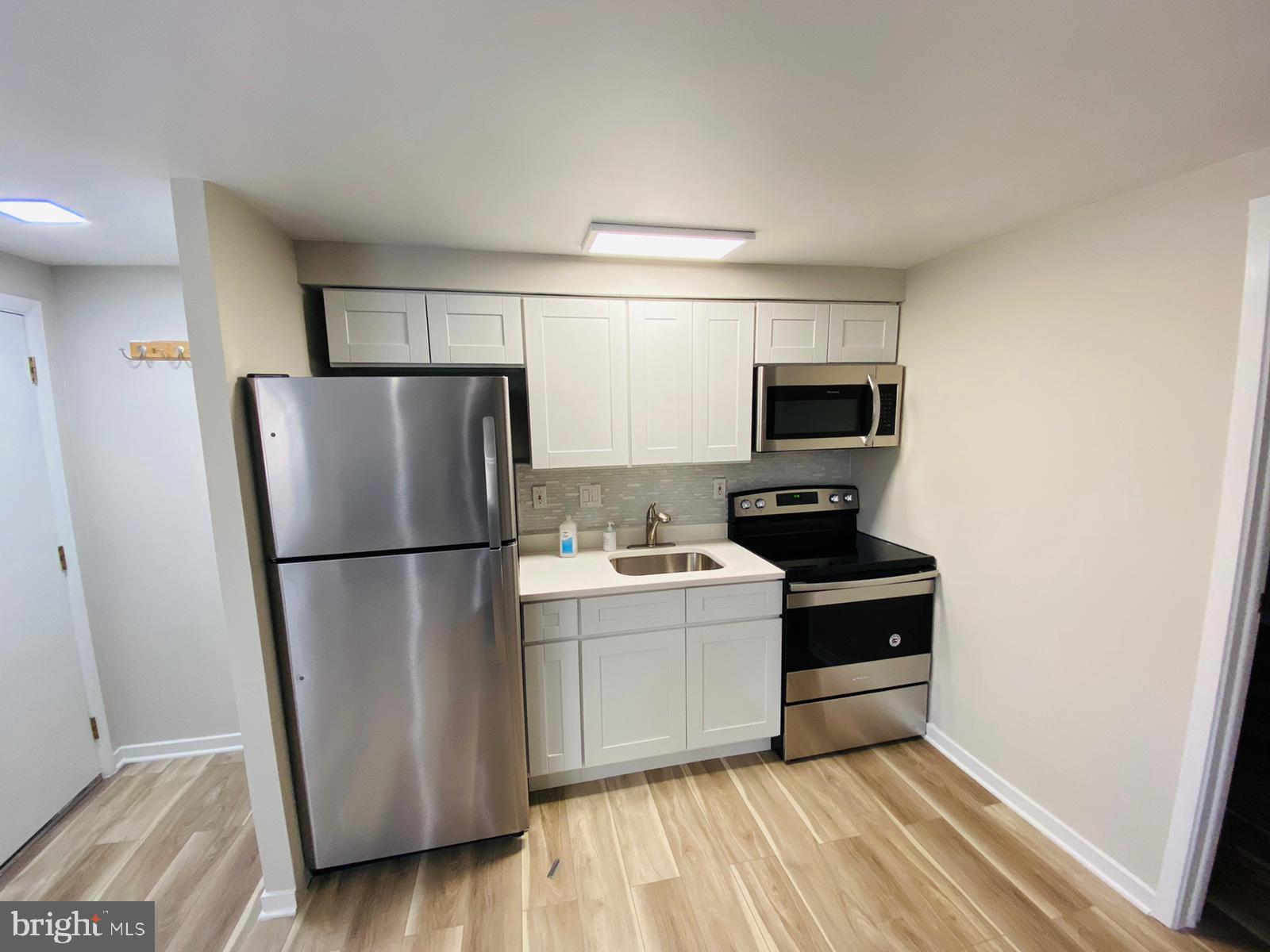 CHRISTOPHER COURT - Residential