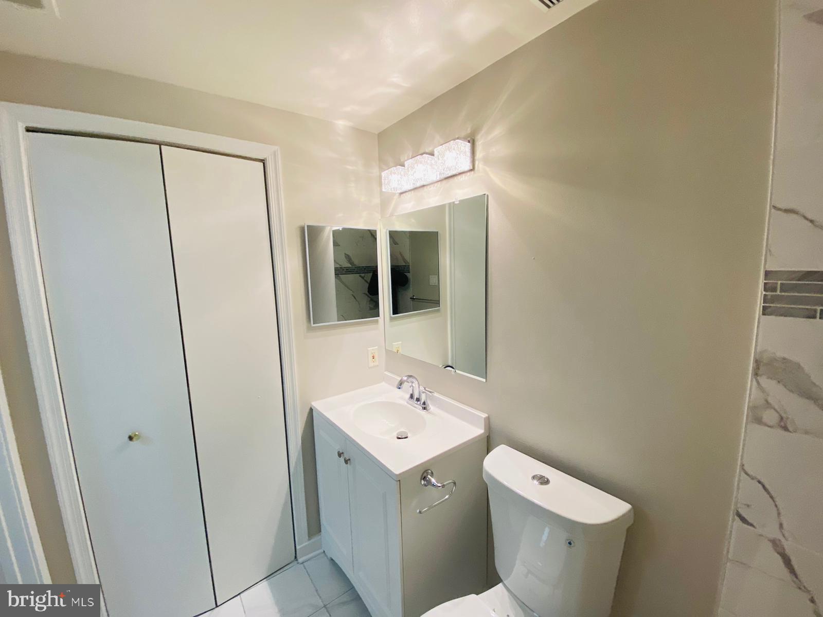 CHRISTOPHER COURT - Residential