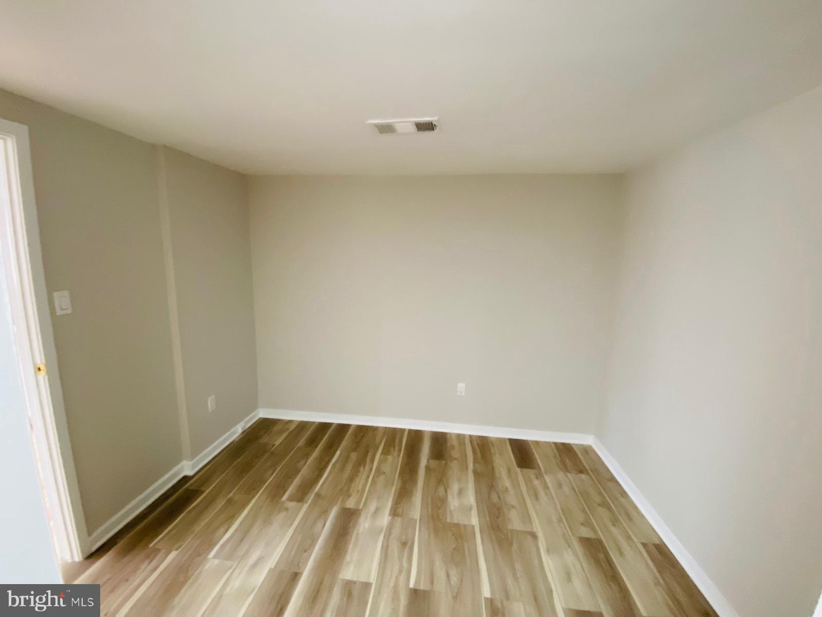 CHRISTOPHER COURT - Residential