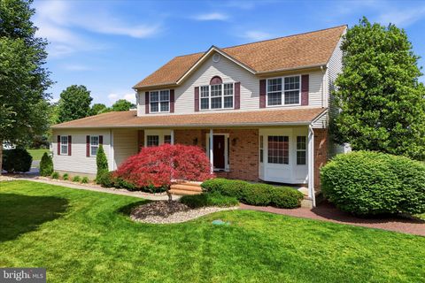Photo of 22 Cottage Place Drive, ROBBINSVILLE, NJ 08691 (MLS # NJME2079340)