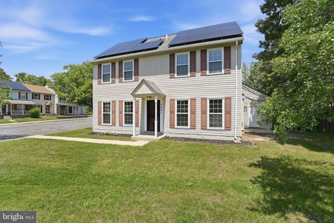 Townhouse For Rent - 2401 E Rosecroft Village Circle<br/> OXON HILL, MD 20745