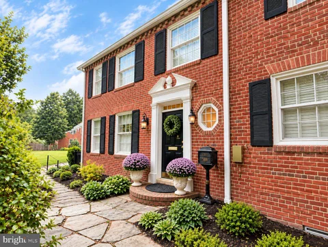 3705 Lorcom Lane, Arlington, VA 22207 - #: VAAR2080440