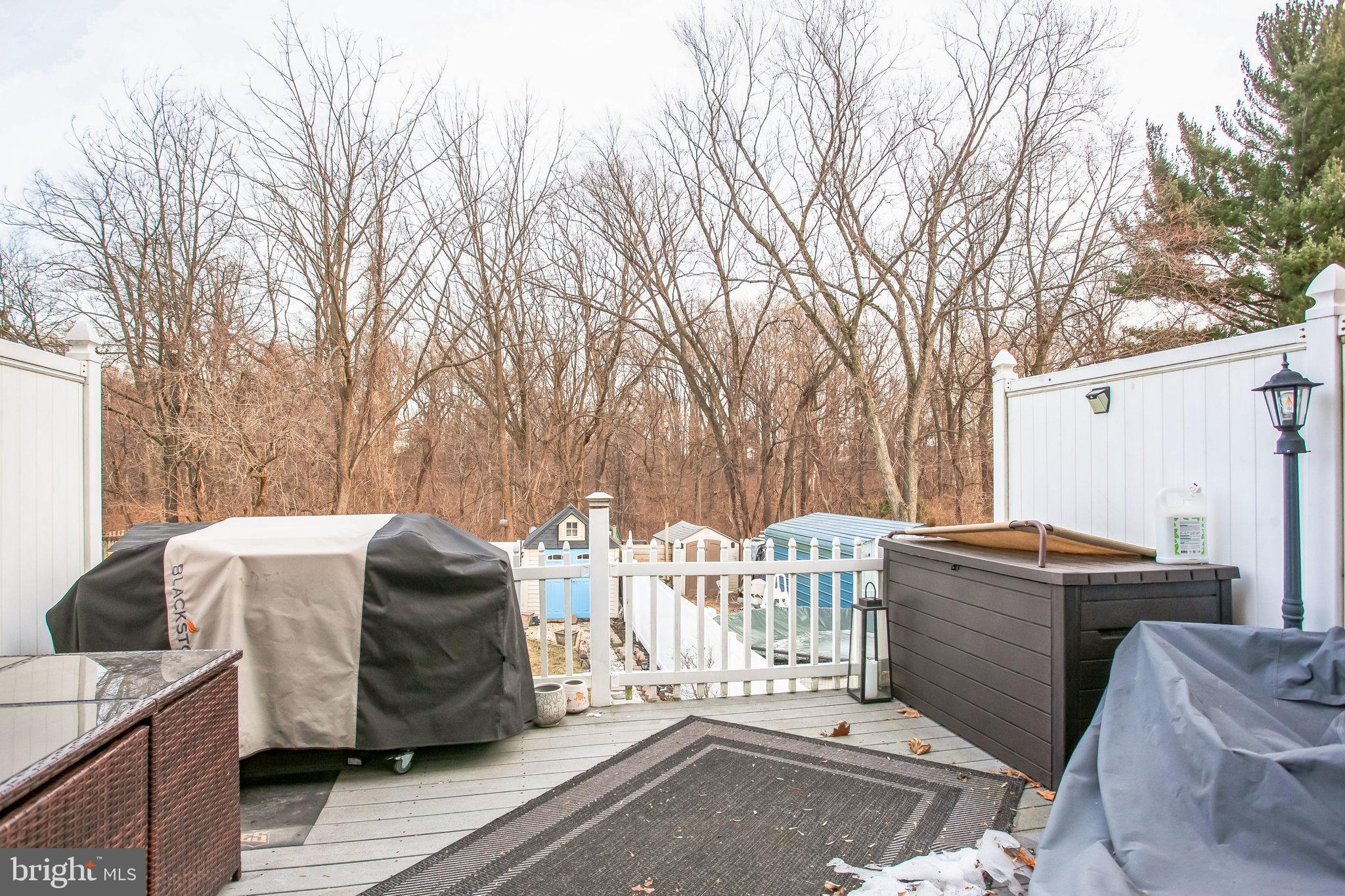 ASHTON-WOODENBRIDGE - Residential