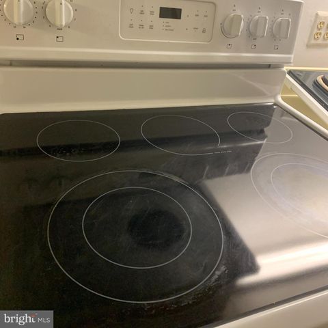 Townhouse For Rent - 5108 Belair Road #1ST FLOOR<br/> Baltimore City County, BALTIMORE, MD 21206
