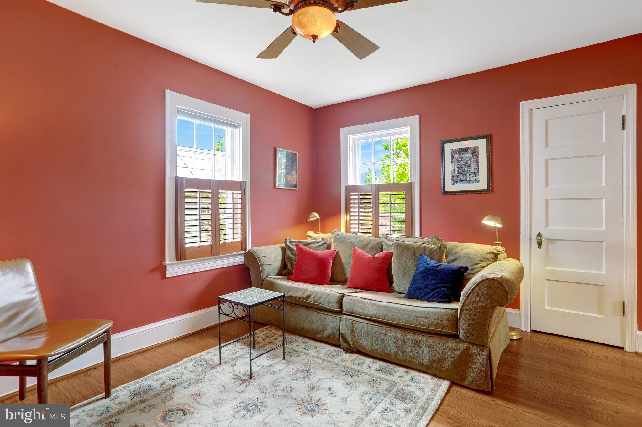 34 S PERSHING DRIVE