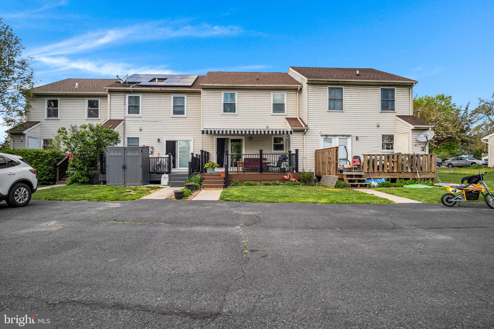 HAMPDEN COURT - Residential