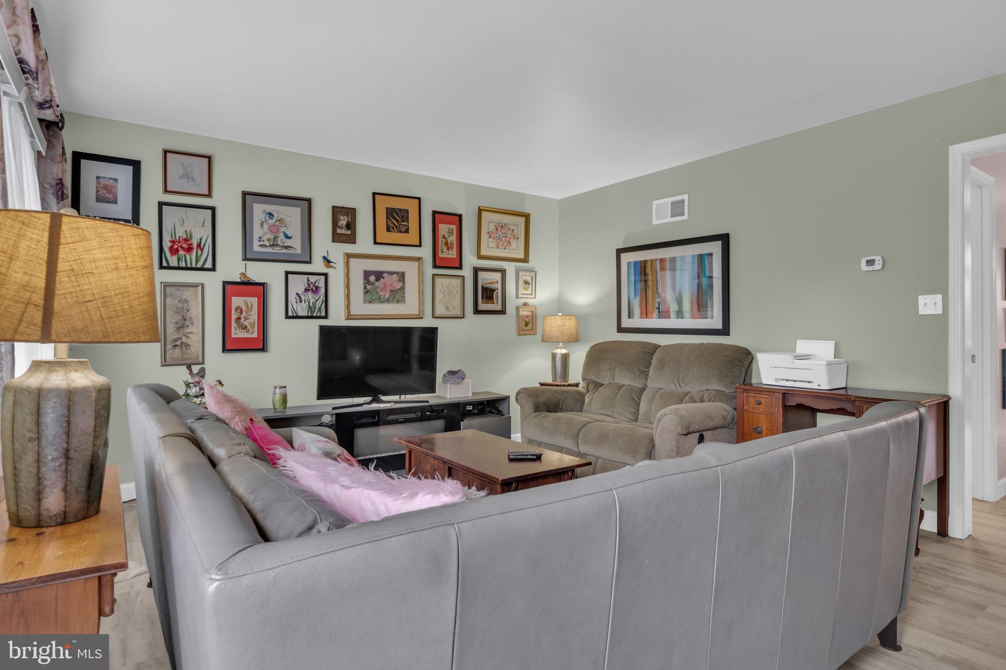 HAMPDEN COURT - Residential