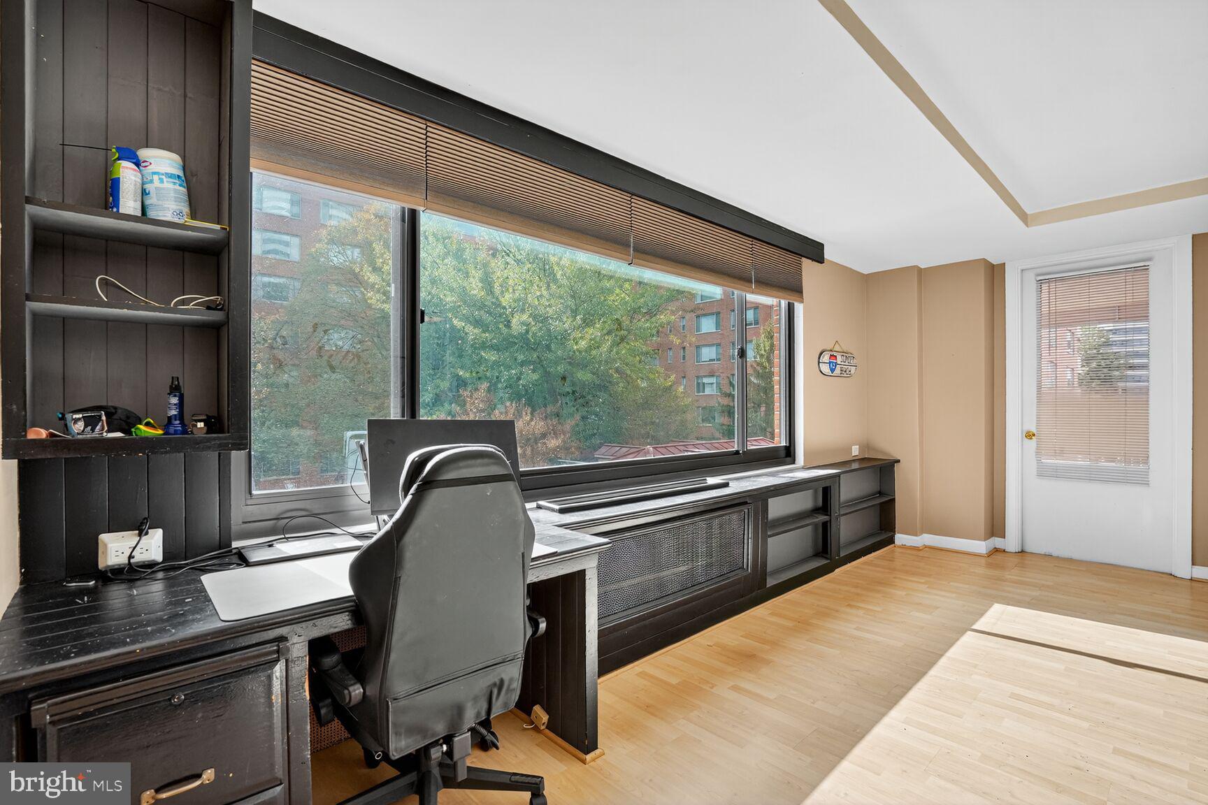 RIVER PLACE EAST - Residential