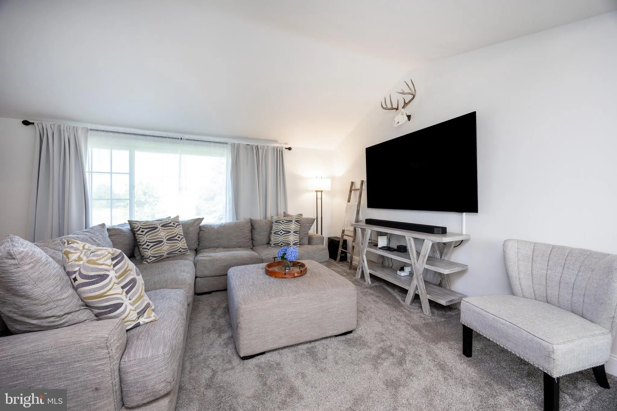 Brookhaven, Pennsylvania 19015, United States, 4 Bedrooms Bedrooms, ,3 BathroomsBathrooms,Residential,Pending,180190