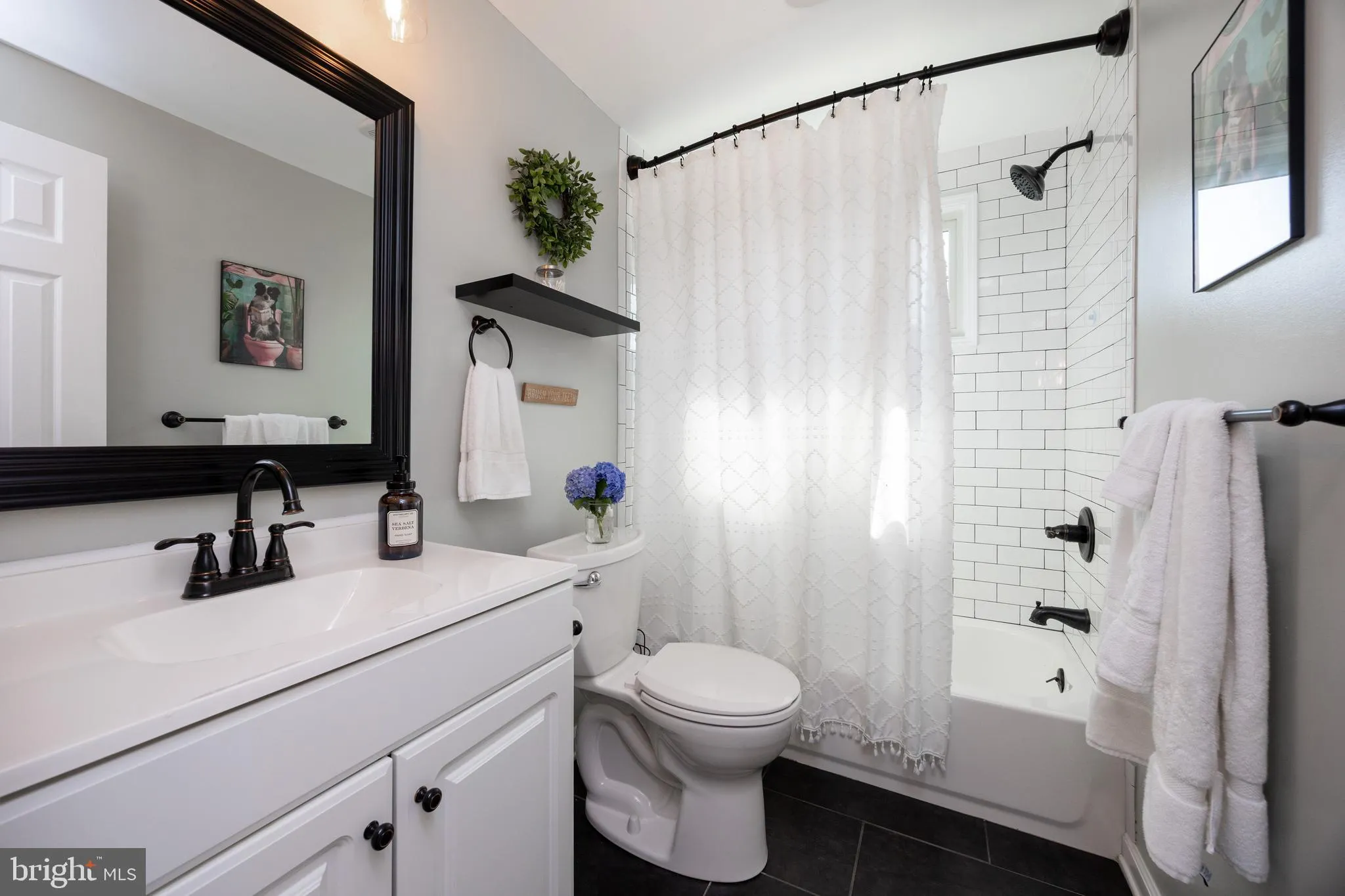 Brookhaven, Pennsylvania 19015, United States, 4 Bedrooms Bedrooms, ,3 BathroomsBathrooms,Residential,Pending,180190