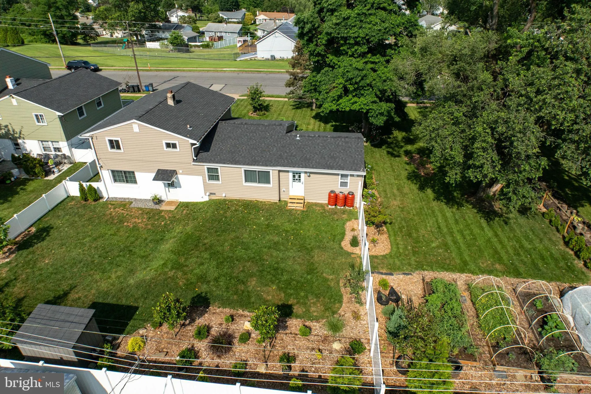 Brookhaven, Pennsylvania 19015, United States, 4 Bedrooms Bedrooms, ,3 BathroomsBathrooms,Residential,Pending,180190