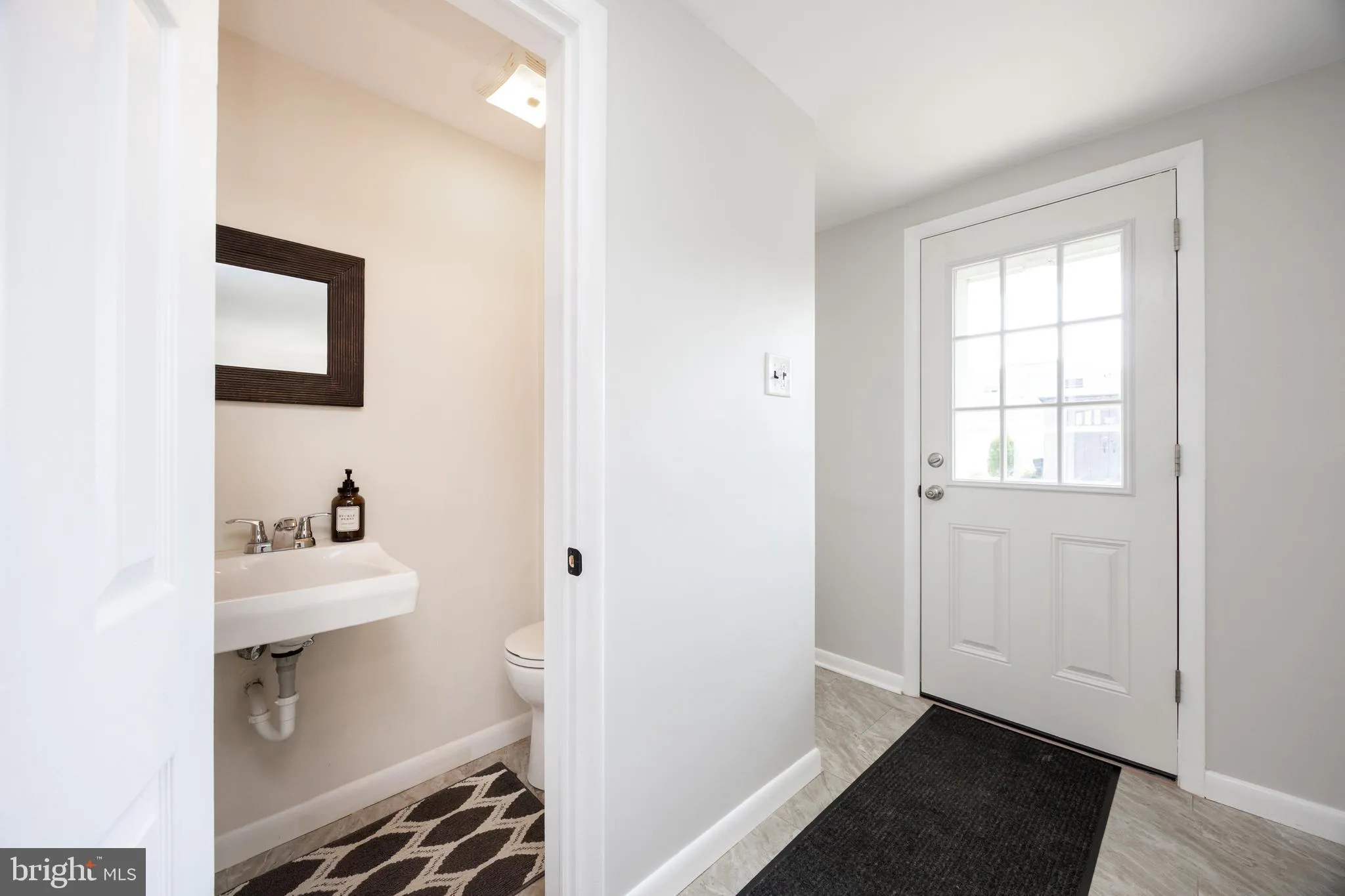 Brookhaven, Pennsylvania 19015, United States, 4 Bedrooms Bedrooms, ,3 BathroomsBathrooms,Residential,Pending,180190