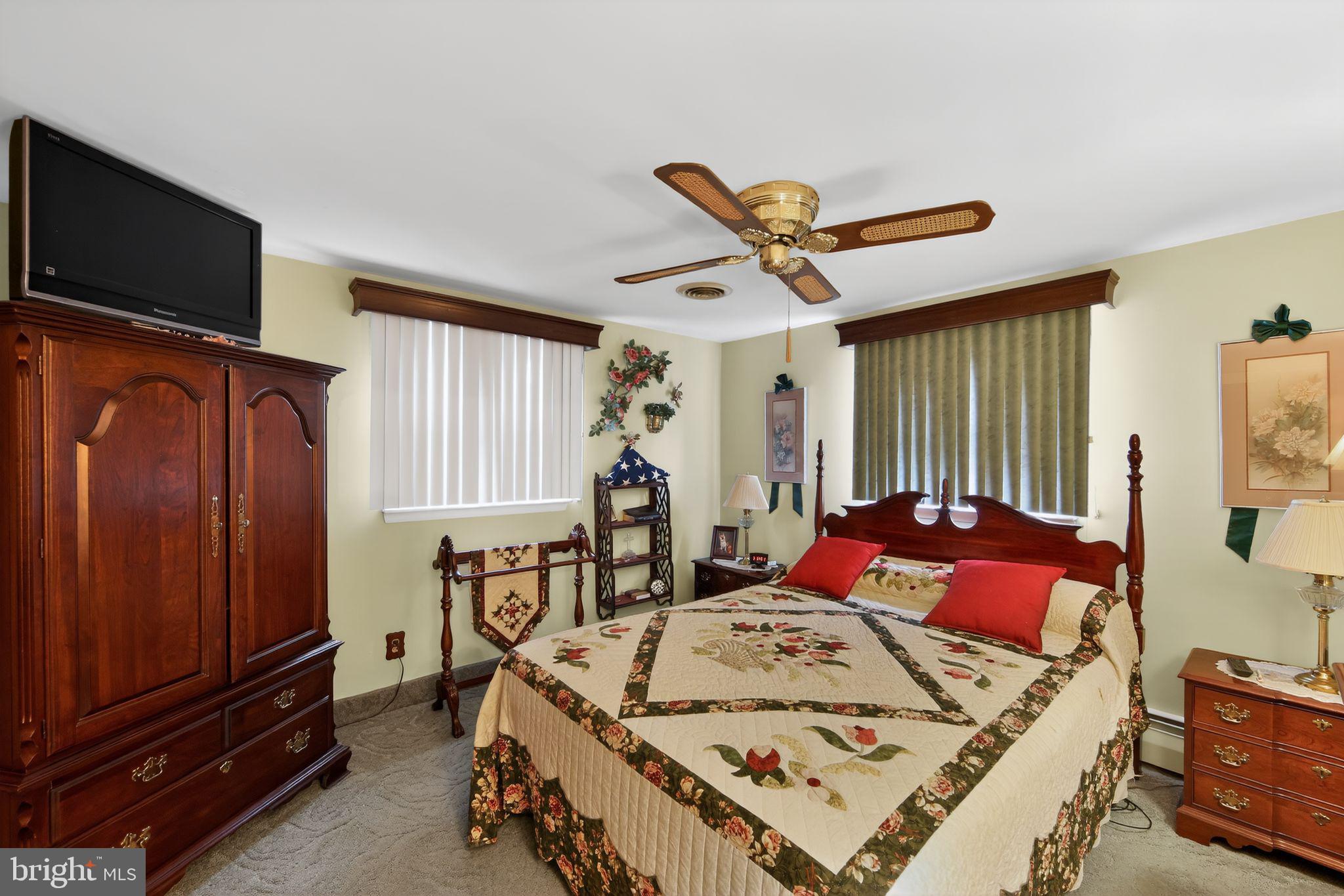 OLD TOWNE TWINS - Residential